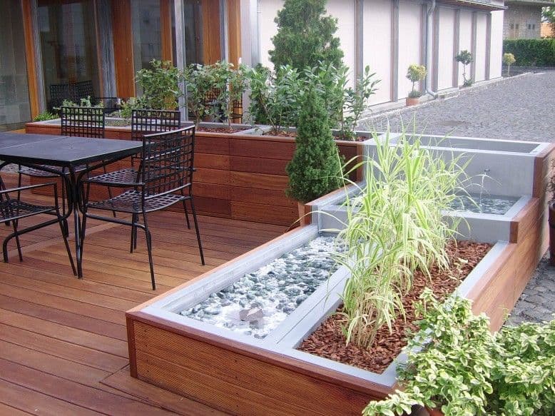 Gizella Hotel virágládák és szökőkút - Veszprém